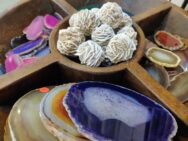 quarzi, cristalli, rose del deserto - La Casa del Viaggiatore